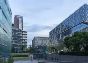 降息风暴将至！美联储关键时刻引爆市场，贝莱德高管成焦点人物