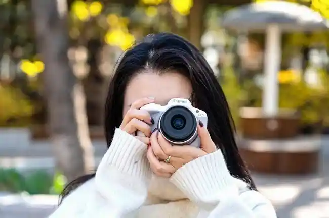 轻便性能兼得!佳能EOS R50开启拍摄新体验