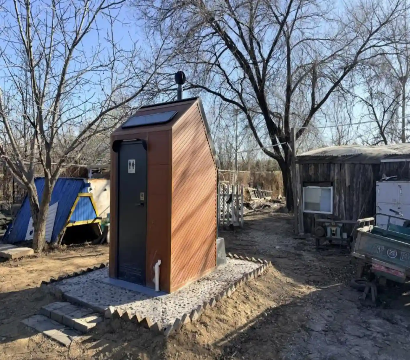 厕所革命新突破:摇出黄金般的绿色肥料