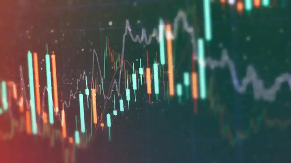 年末债基赎回潮暗涌：纯债基金失血，固收+迎回血契机